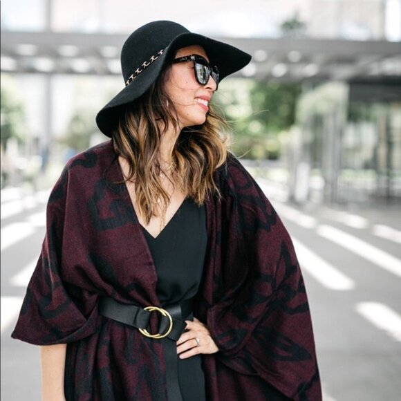 𝅺Cleobella Burgundy & Black Tassel Cape / Wrap / Scarf from Rachel Zoe St… - Picture 4 of 13